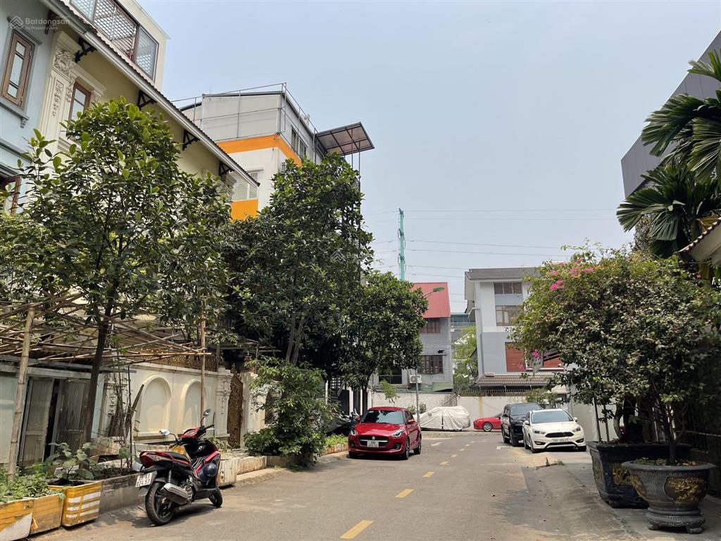 Bán biệt thự thành phố giao lưuphạm văn đồng, 280m2, 4t, mt 46m, 3 mặt tiền!