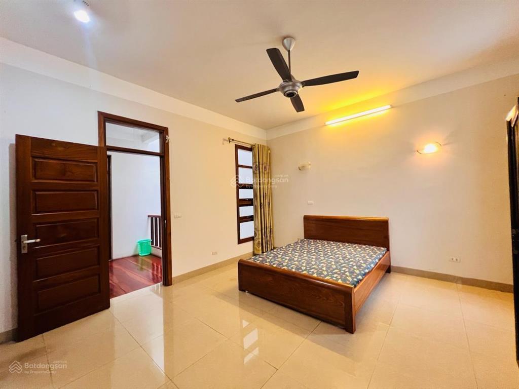 Giảm chào 3 tỷ! bán nhà võng thịlạc long quân, 110m2, 5 tầng, mt 5.1m, gần hồ tây!