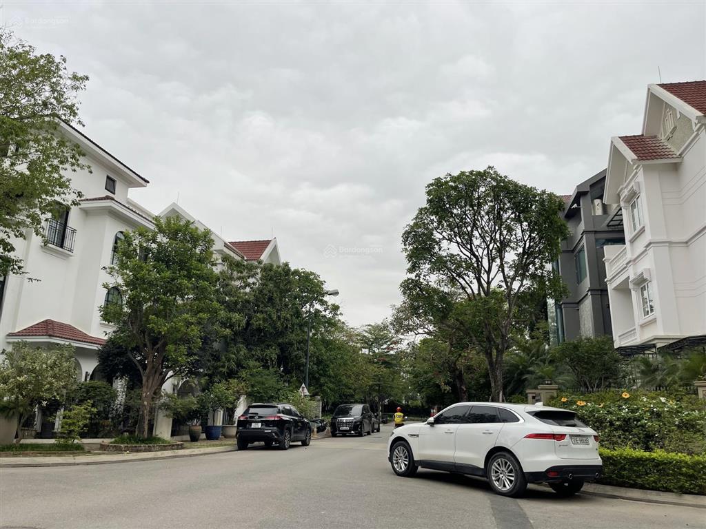 Bán biệt thự vườn đào,375m2, 7 tầng, mt 15m, gần hồ tây!