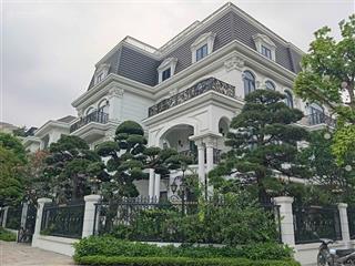 Bán biệt thự vip trung hòanhân chính, 320m2, mt 32m, lô góc 3 mặt tiền, cho thuê 8000$/tháng
