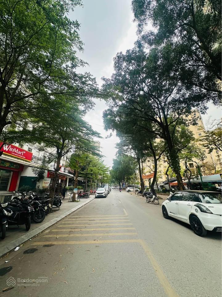 Bán shophouse mặt phố cầu giấy, 114m2, 5t, mt 6m, dòng tiền 900tr/năm, vỉa hè, kinh doanh văn phòng