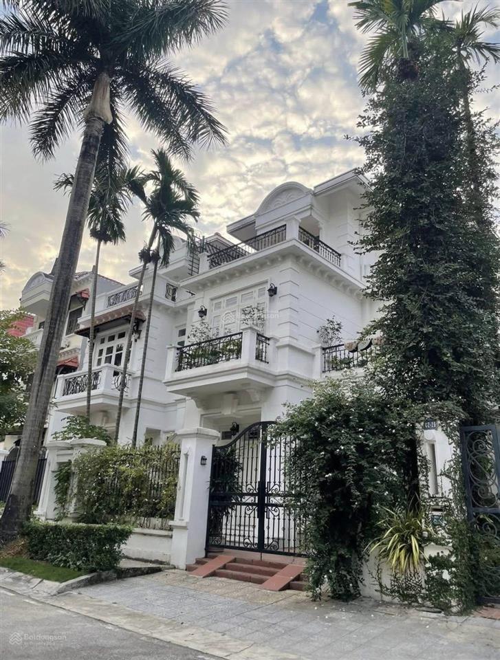 Bán biệt thự vip ciputra tây hồ, 210m2, 5 tầng, mt 9m, không gian sống đẳng cấp!