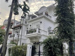 Bán biệt thự vip ciputra tây hồ, 210m2, 5 tầng, mt 9m, không gian sống đẳng cấp!
