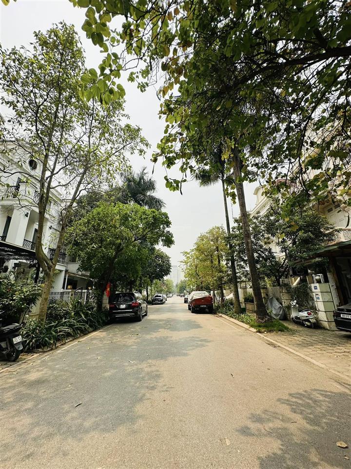 Bán biệt thự vip ciputra tây hồ, 210m2, 5 tầng, mt 9m, không gian sống đẳng cấp!