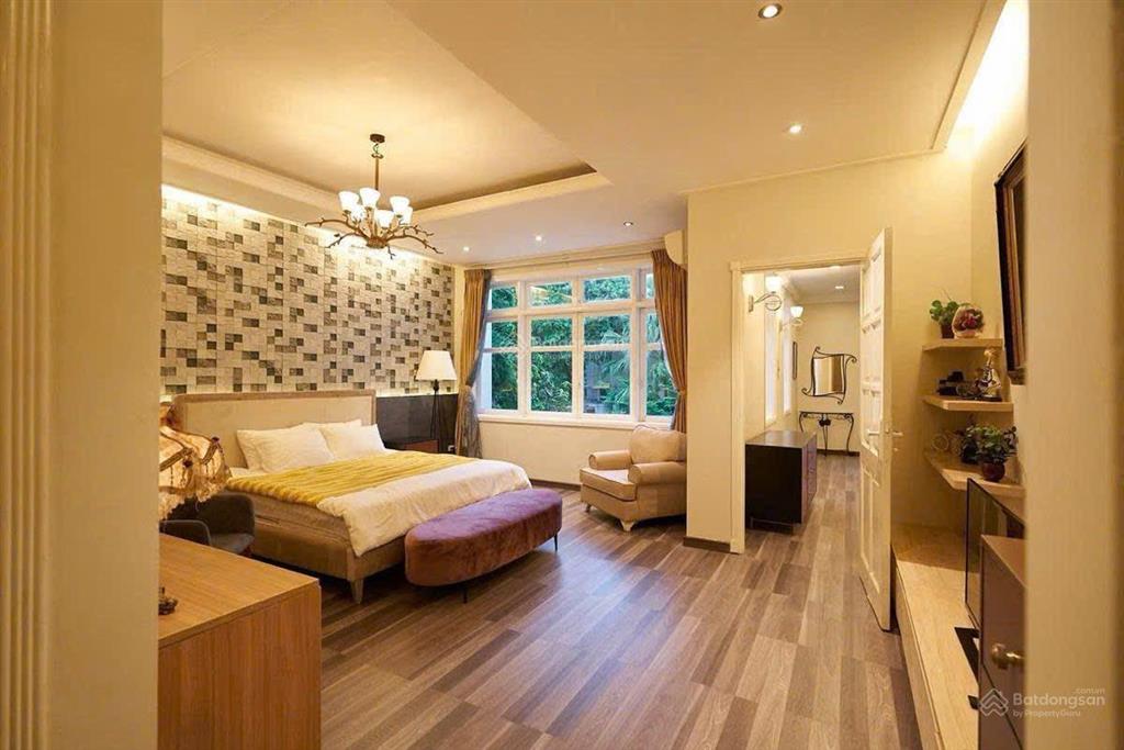 Bán biệt thự ciputra tây hồ, 300m2, 4t, mt 9.6m, không gian sống xanhchất lượng sống cao!