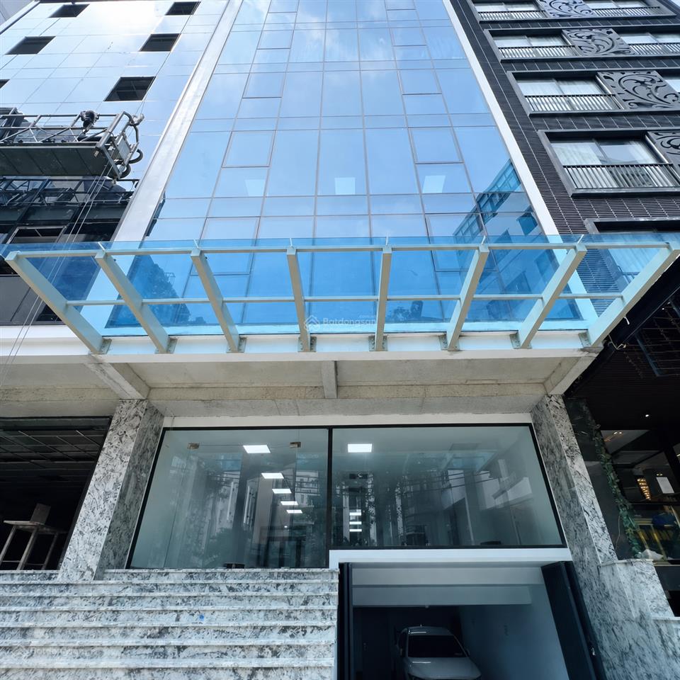 Bán tòa văn phòng cầu giấy, 135m2, 9t, mt 8.1m, ô tô tránhthông, dòng tiền 2 tỷ/năm, gần phố!
