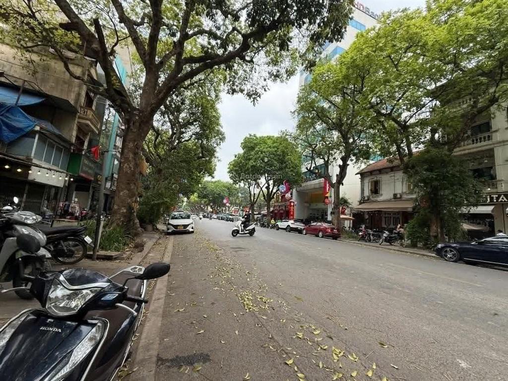 Bán biệt thự hoàn kiếm, 375m2, 4t, mt 9m, vỉa hè, gần cung văn hóa hữu nghị việt xô.