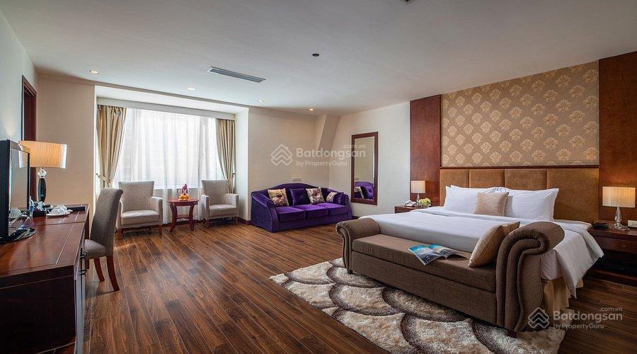 Bán khách sạn 4 sao hai bà trưng, 317m2, 14t, mt 35m, 68 phòng, doanh thu 72 tỷ/năm, hoàn công!