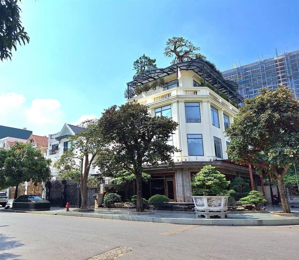 Bán nhà phân lô ô tô cầu giấy, 236m2, 4t, mt 15m, lô góc, 2 ô tô tránhthông, ở/xây building đẹp!