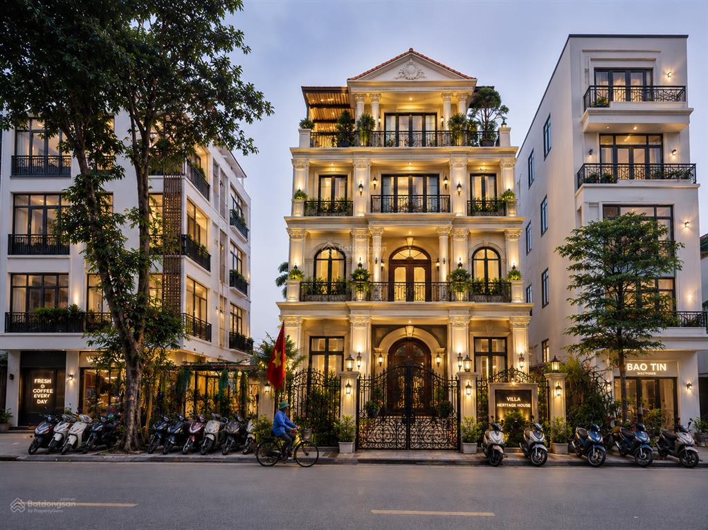 Hiếm! bán nhà mặt phố hoàn kiếm, 630m, 3t, mt 22m, gần hồ gươm!