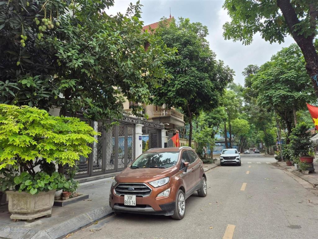 Bán biệt thự trần văn cẩn  mỹ đình ii, 200m², 4t, mt 10m, 3 thoáng, không gian sống yên bình!