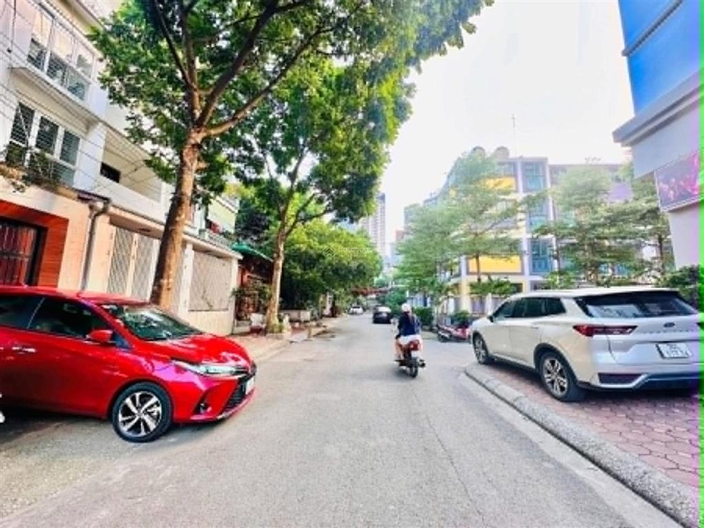 Giá tốt! bán liền kề trần bình  hồ tùng mậu, 106m2, 4t, mt 6.6m, ôtô vào nhà yên tĩnh an ninh tốt