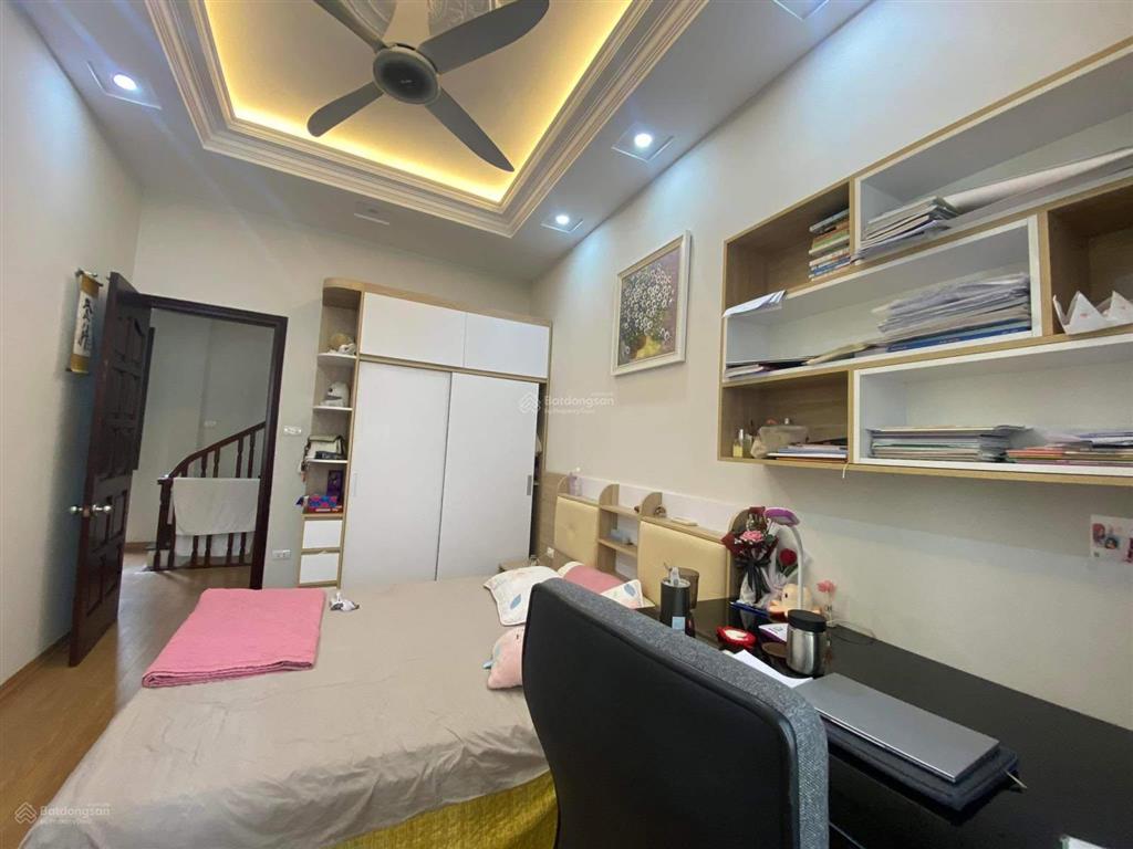 Bán nhà gần đại học bách khoa hà nộivành đai 2.5, 55m2, 4t, mt 6.7m, ôtô 7 chỗ vào nhà, qh ổn định