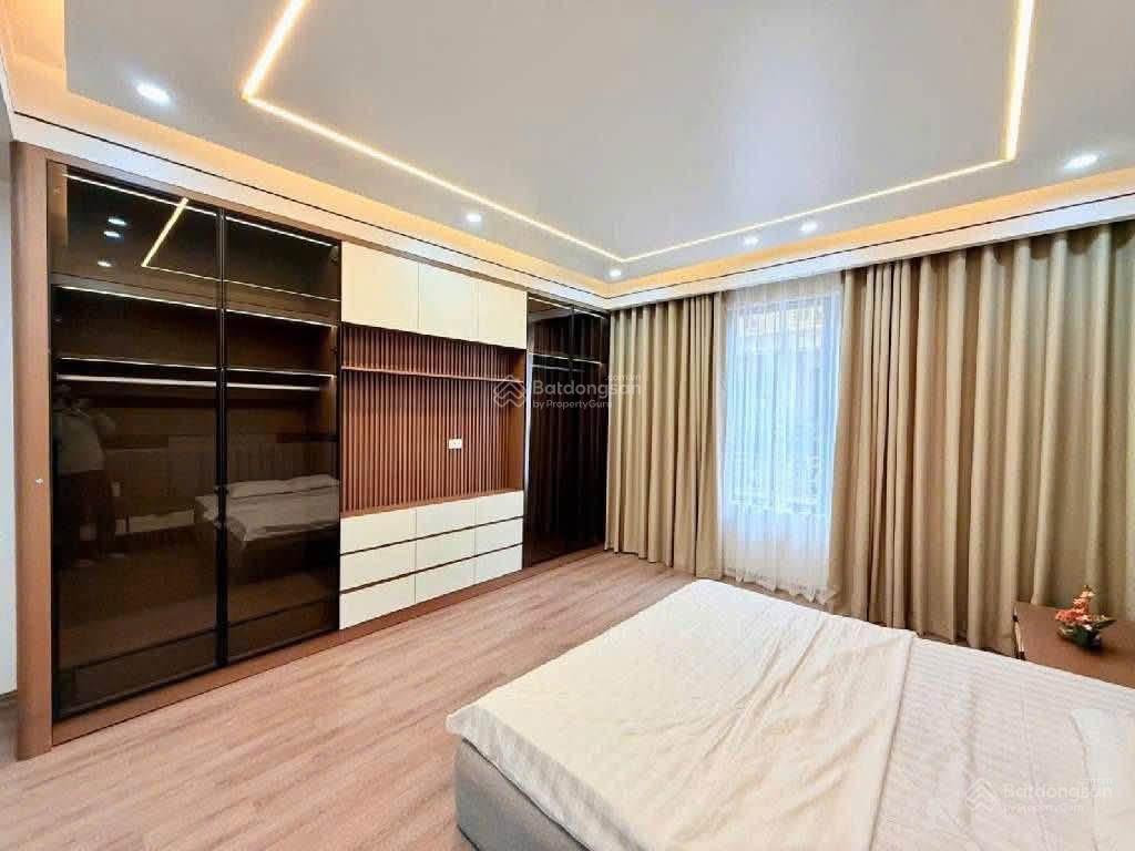 Bán nhà định công, 80m2, 5 tầng, mt 4.7m, ô tô tránhthông, thang máy, qh ổn định!