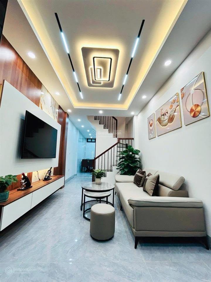Giảm 600tr! nhà đẹp yên hòatrung kính, 32m2, 4t, 3 ngủ, ô tô 7 chỗ đỗ cửa, gần phố, qh ổn định!