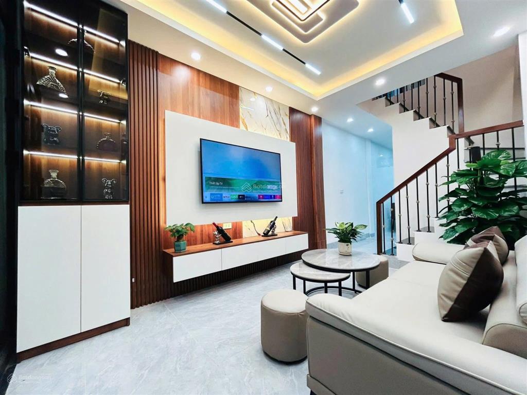 Giảm 600tr! nhà đẹp yên hòatrung kính, 32m2, 4t, 3 ngủ, ô tô 7 chỗ đỗ cửa, gần phố, qh ổn định!