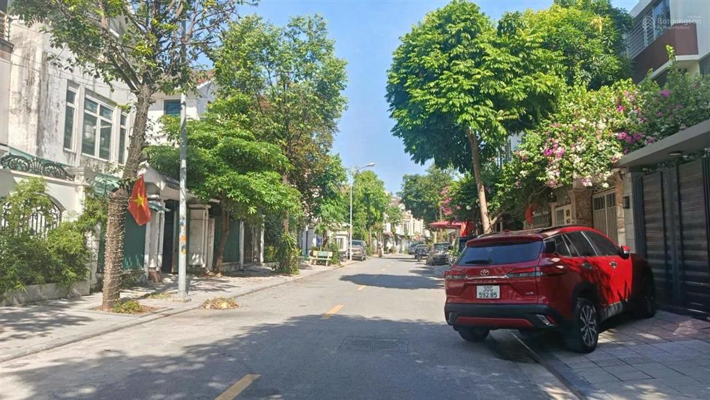 Ngộp bank! bán nhà ngay kđt văn phú, 201m2, 4t, mt 11m, ô tô dừng đỗ, ở/kinh doanh văn phòng