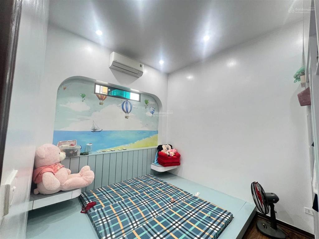 Bán nhà cầu giấy, 42m2, 4t, mt 4m, 4 ngủ, quy hoạch ổn định, về ở luôn!