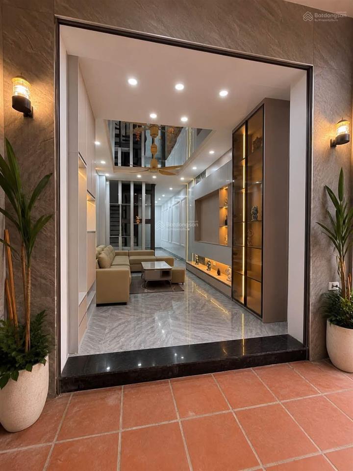 Nhà đẹp khương trungvũ tông phan, 51m2, 5 tầng, 6 ngủ, mặt tiền 3.6m, thang máy, cách phố 30m!