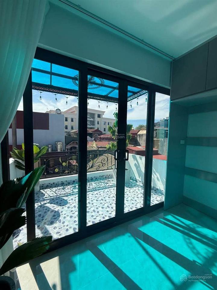 Nhà đẹp khương trungvũ tông phan, 51m2, 5 tầng, 6 ngủ, mặt tiền 3.6m, thang máy, cách phố 30m!