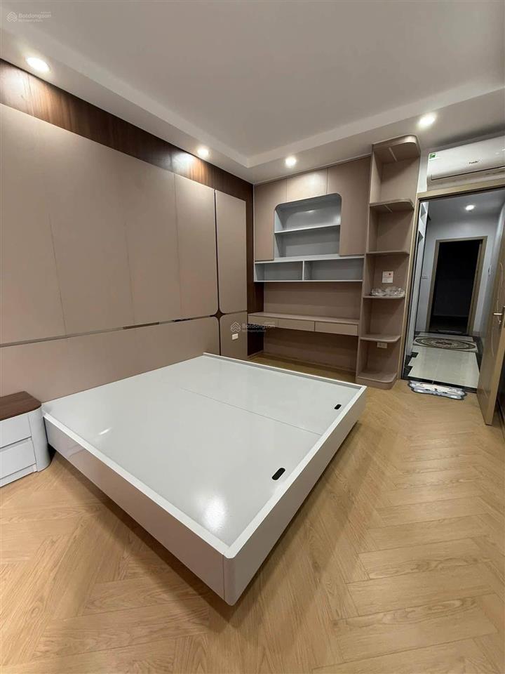 Nhà đẹp khương trungvũ tông phan, 51m2, 5 tầng, 6 ngủ, mặt tiền 3.6m, thang máy, cách phố 30m!