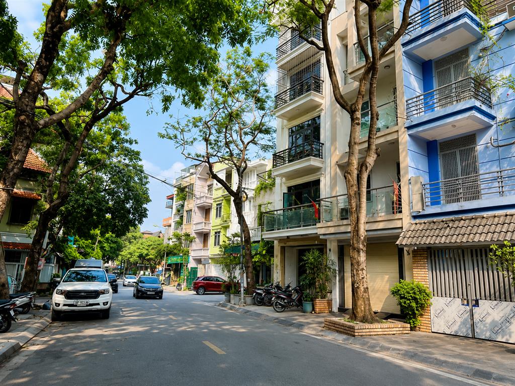 Bán nhà mặt phố văn quánbạch thái bưởihà đông, 94m2, 8 tầng thang máy, vỉa hè, kinh doanh!