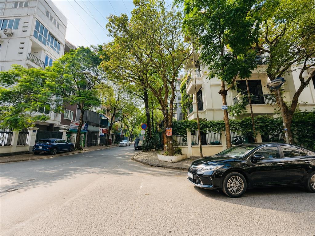 Bán nhà mặt phố văn quánbạch thái bưởihà đông, 94m2, 8 tầng thang máy, vỉa hè, kinh doanh!