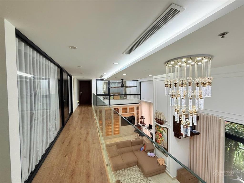 Bán căn hộ duplex sang chảnh royal city, 190m2, 4 ngủ, 3wc, slot ô tô, full nội thất