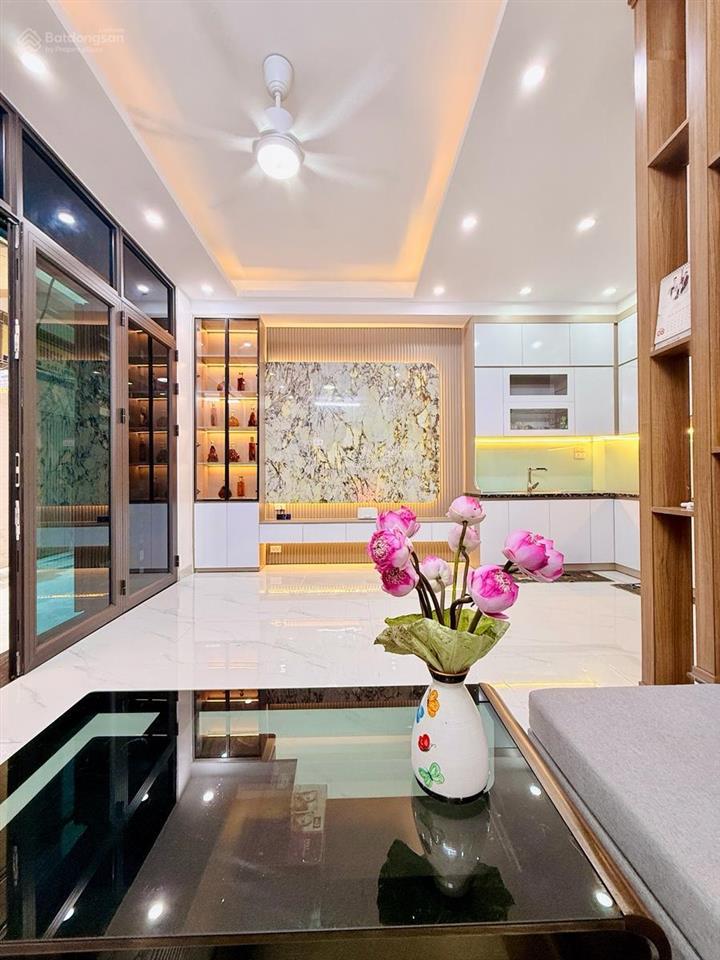 Bán nhà lê quang đạomễ trì, 32m2, 6 tầng, mt 5.3m, 4 ngủ, oto 7 chỗ đỗ cửa, gần phố, nhỉnh 8 tỷ!