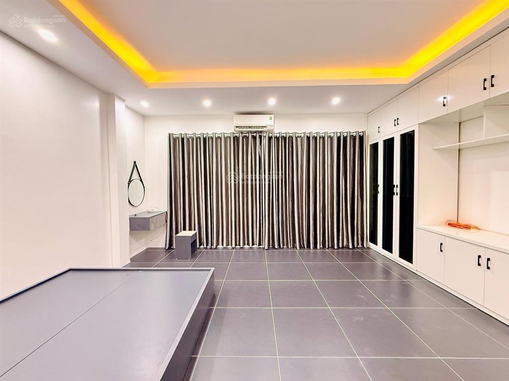 Bán nhà lê quang đạomễ trì, 32m2, 6 tầng, mt 5.3m, 4 ngủ, oto 7 chỗ đỗ cửa, gần phố, nhỉnh 8 tỷ!