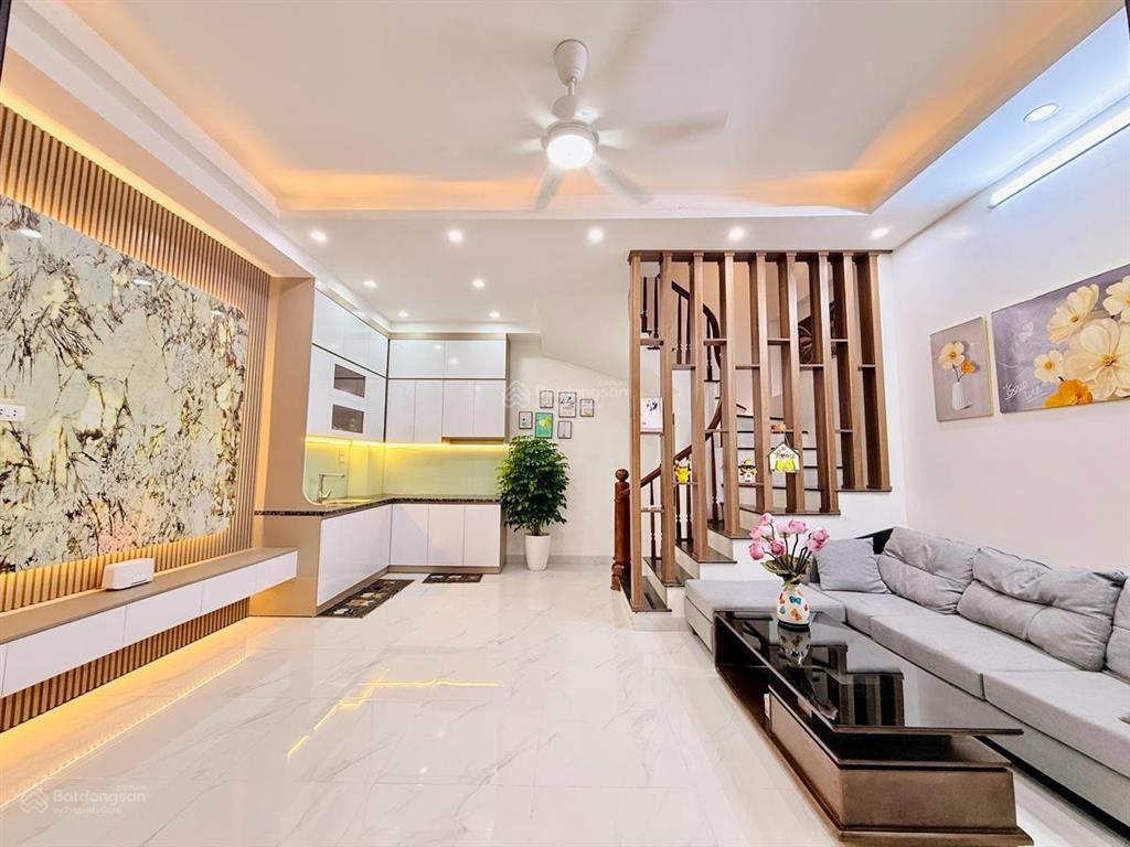 Bán nhà lê quang đạomễ trì, 32m2, 6 tầng, mt 5.3m, 4 ngủ, oto 7 chỗ đỗ cửa, gần phố, nhỉnh 8 tỷ!