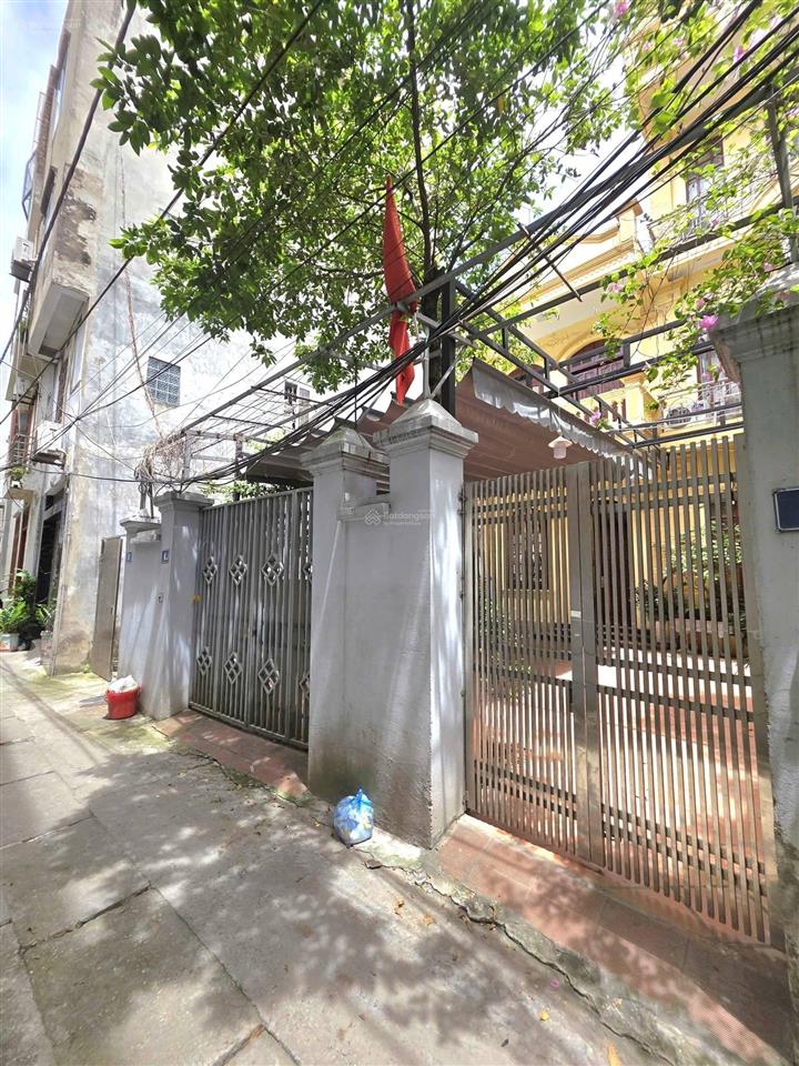 Giảm 2 tỷ! bán nhà cầu giấy, 137m2, mt 8.6m, 20m ra ô tô, xây ccmn đẹp!