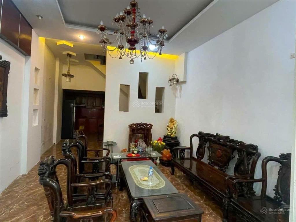 Giảm 2 tỷ! bán nhà cầu giấy, 137m2, mt 8.6m, 20m ra ô tô, xây ccmn đẹp!