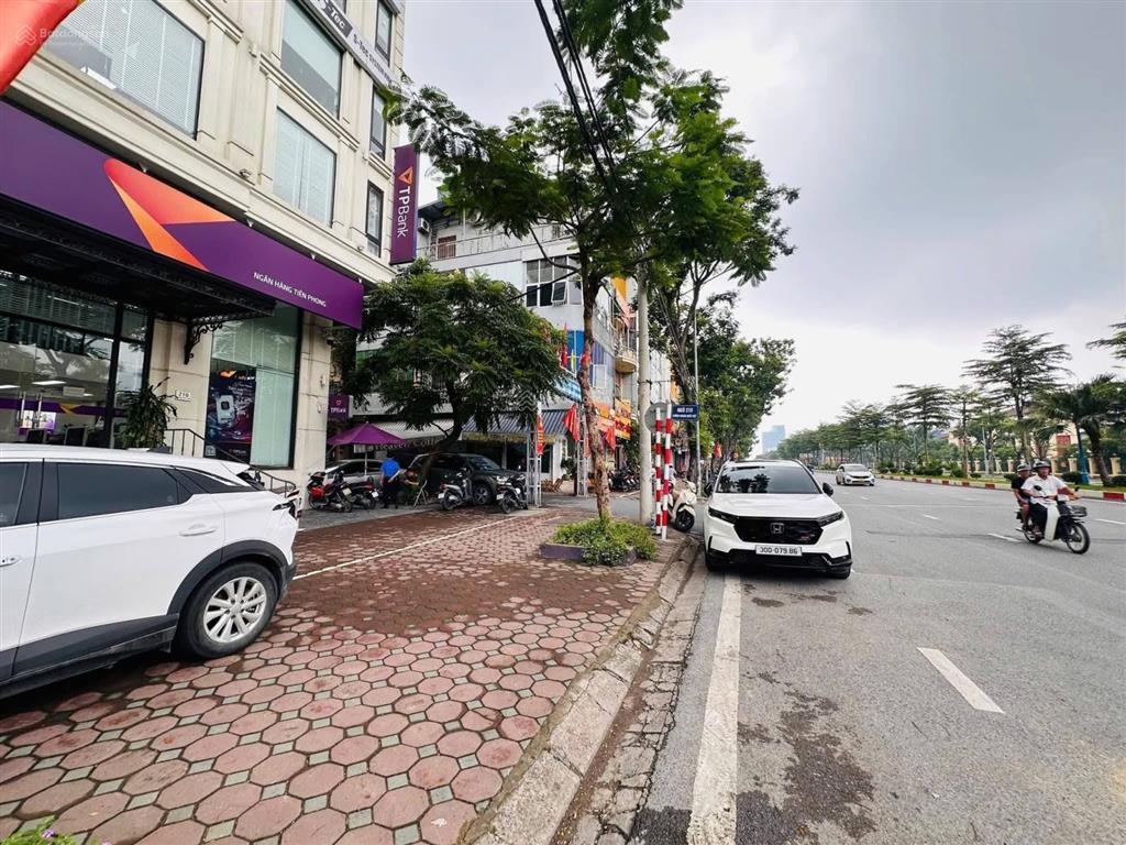 Bán nhà hoàng quốc việtcầu giấy, 160m2, mt 7m, ô tô tránh, xây tòa kinh doanh đẹp!