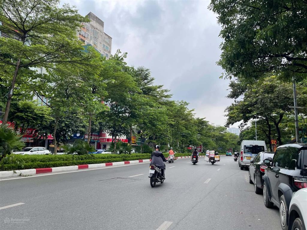 Bán nhà hoàng quốc việtnghĩa đô, 120m2, mt 9m, ô tô tránhthông, xây building siêu đẹp!
