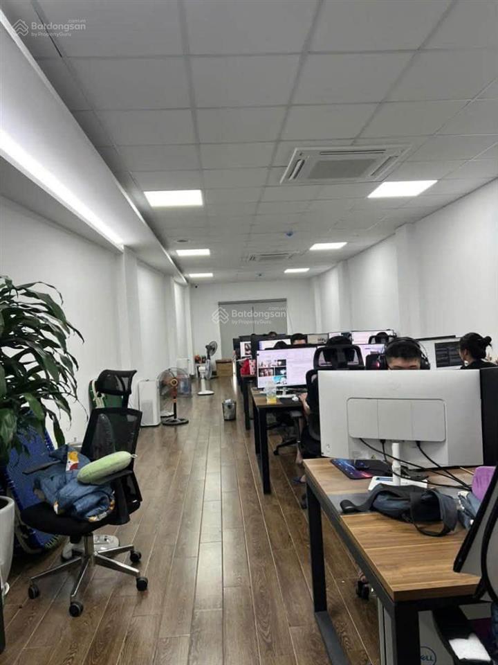 Bán tòa văn phòng cù chính lan, 100m2, 9 tầng, mt 4.5m, ô tô tránh, doanh thu 100tr/tháng.