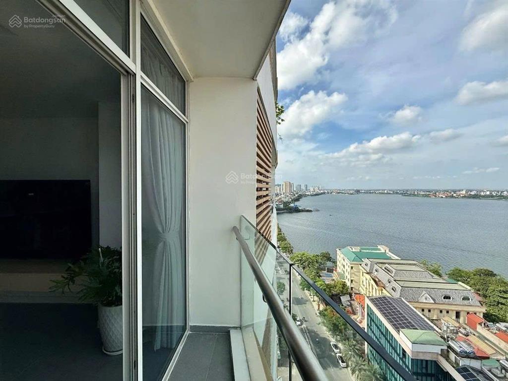 Bán căn hộ cao cấp watermark 395 lạc long quân, 120m2, 3 ngủ, 2wc, view hồ siêu đẹp, sẵn sổ hồng!