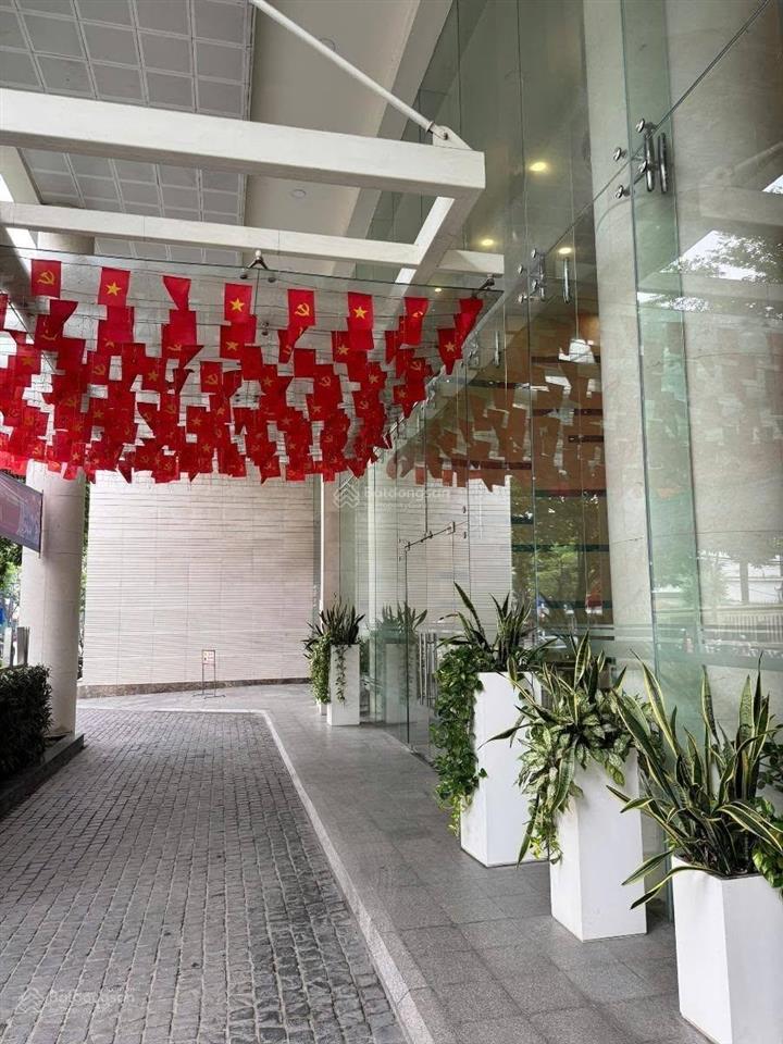 Bán căn hộ cao cấp watermark 395 lạc long quân, 120m2, 3 ngủ, 2wc, view hồ siêu đẹp, sẵn sổ hồng!