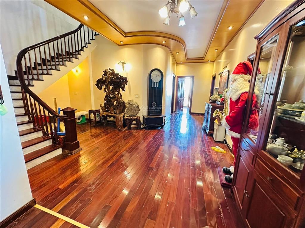 Chính chủ gửi bán penthouse vimeco nguyễn chánhcầu giấy, 469m2, 4 ngủ, 5wc, 2 ban công, slot ô tô