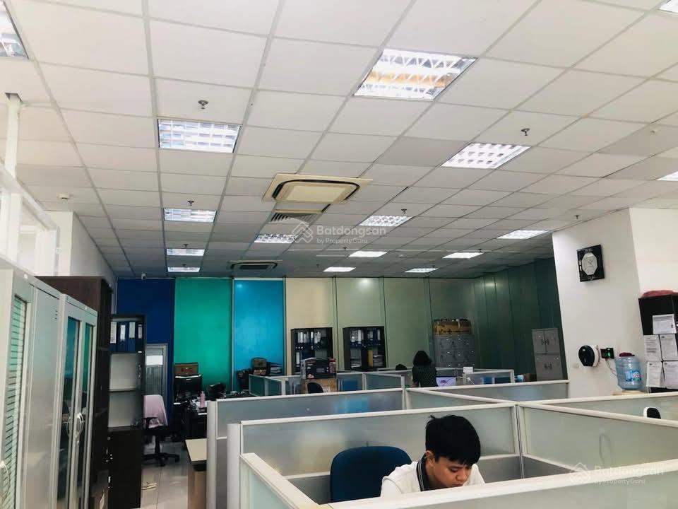 Bán tòa văn phòng gần ngã tư sở, 191m2, 8 tầng, mt 10m, dòng tiền 2.4 tỷ/năm, quy hoạch ổn định
