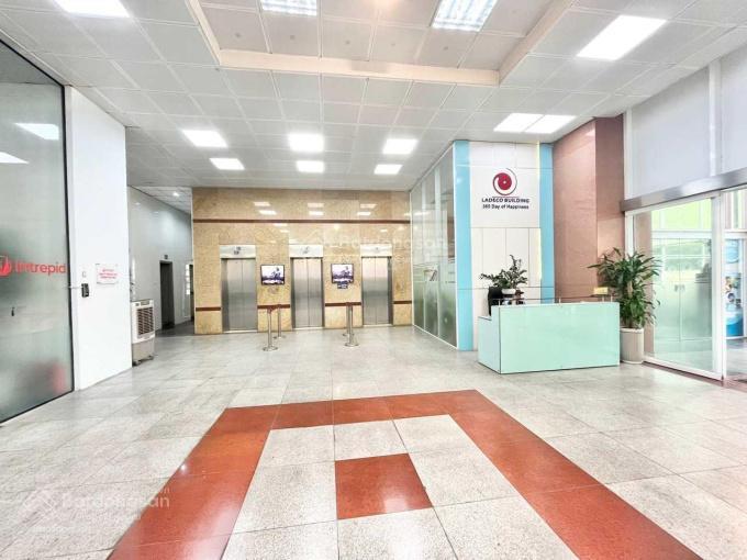 Bán tòa nhà văn phòng mặt phố đội cấn, 1724m2, mt 30m, 21 tầng, dòng tiền 50 tỷ/năm!