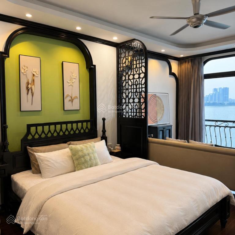 Bán khách sạn gần nguyễn đình thi  tây hồ, 160m2, 9t, mt 6.1m, dòng tiền 380tr/tháng