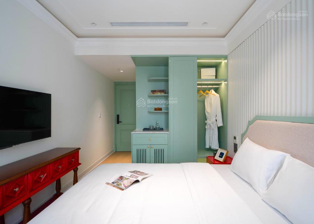 Bán khách sạn mặt phố thụy khuê, 154/160m2, 9t, mt 6.1m, view hồ tây, 30p, dòng tiền 4.5 tỷ/năm.