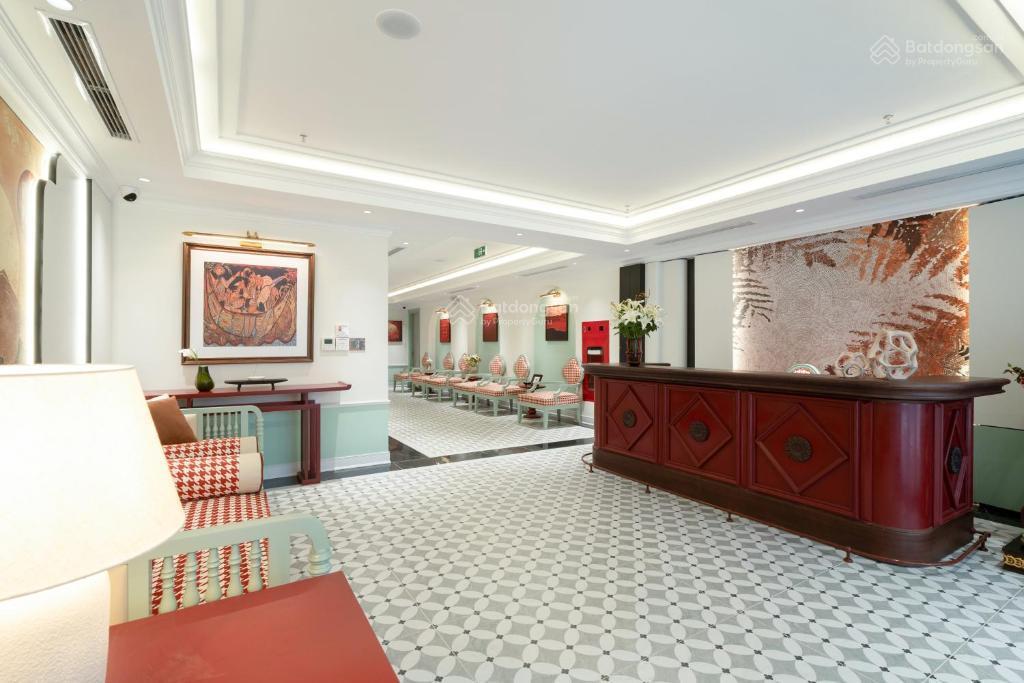 Bán khách sạn mặt phố thụy khuê, 154/160m2, 9t, mt 6.1m, view hồ tây, 30p, dòng tiền 4.5 tỷ/năm.