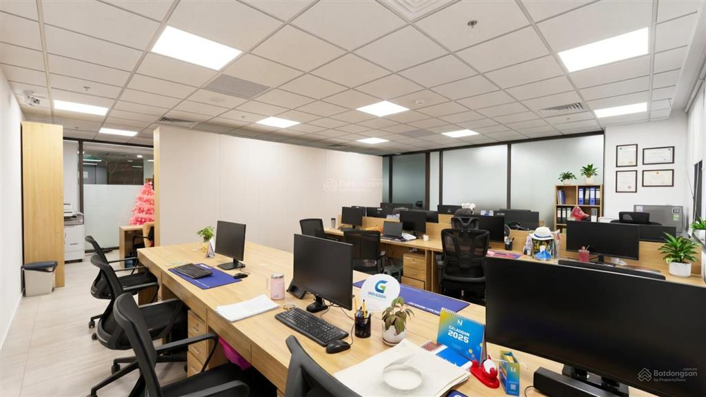 Bán tòa văn phòng mặt phố đội cấn, 450m2, 10t, mt 10m, hoàn công, qh ổn định, dòng tiền 9.6 tỷ/năm