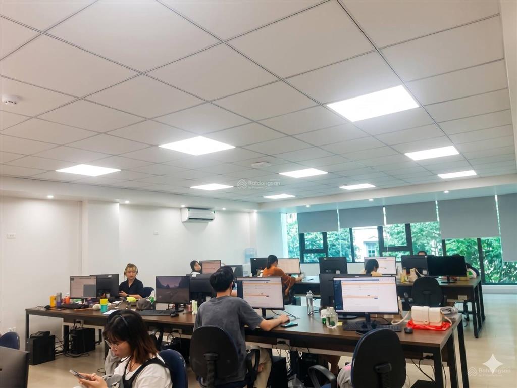 Chính chủ gửi bán tòa văn phòng láng hạ, 134m2, 10t, mt 7m, 2 ô tô tránh thông, sẵn dòng tiền.