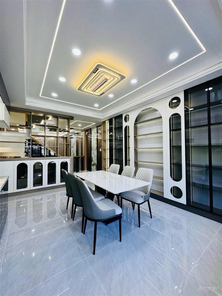 Nhà mới 5 tầng/68m2 hẻm 8m giá chỉ 8,35 tỷ còn tl, tặng full nội thất cao cấp, sổ hoàn công đầy đủ