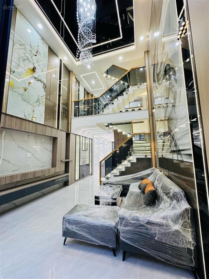 Nhà mới 5 tầng/68m2 hẻm 8m giá chỉ 8,35 tỷ còn tl, tặng full nội thất cao cấp, sổ hoàn công đầy đủ