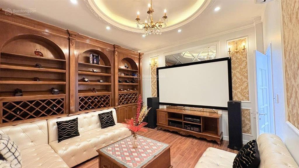 Bán biệt thự mt lê sao, q. tân phú, dt 160,5m2 (8,7mx18,5m)/3 tầng giá 47 tỷ (full nội thất)