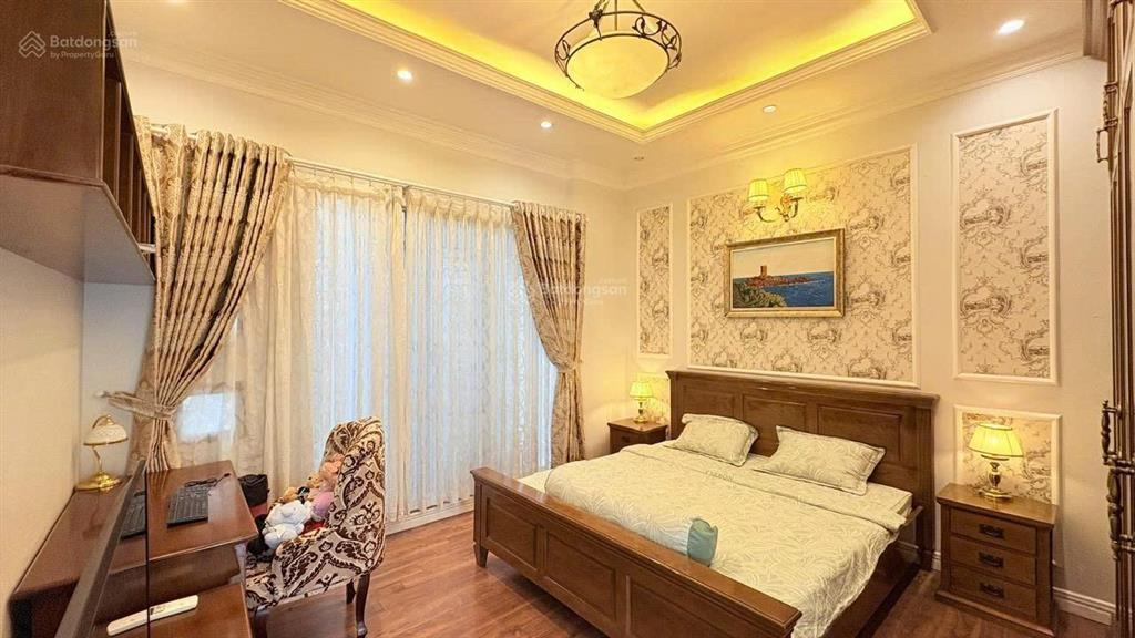 Bán biệt thự mt lê sao, q. tân phú, dt 160,5m2 (8,7mx18,5m)/3 tầng giá 47 tỷ (full nội thất)